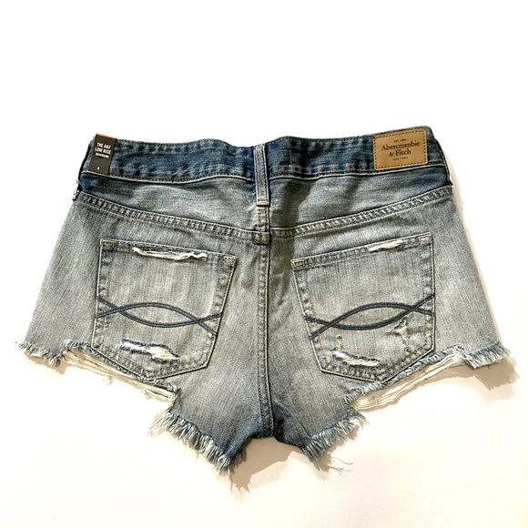 Abercrombie & Fitch Low Rise Boyfriend Shorts - Picture 2 of 6